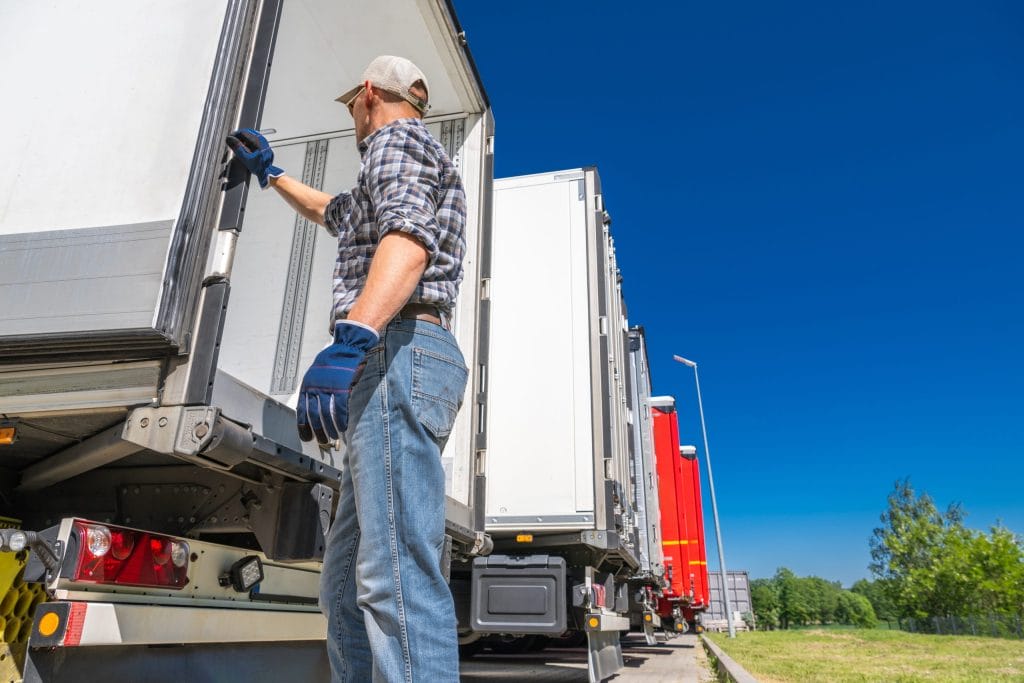 Per Diem vs. Reimbursement: Which Model Is Right for Your Fleet?